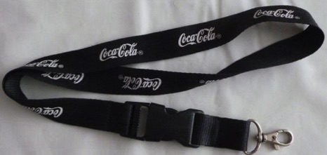 9105-2 € 2,50  coca cola keykoord zwart wit